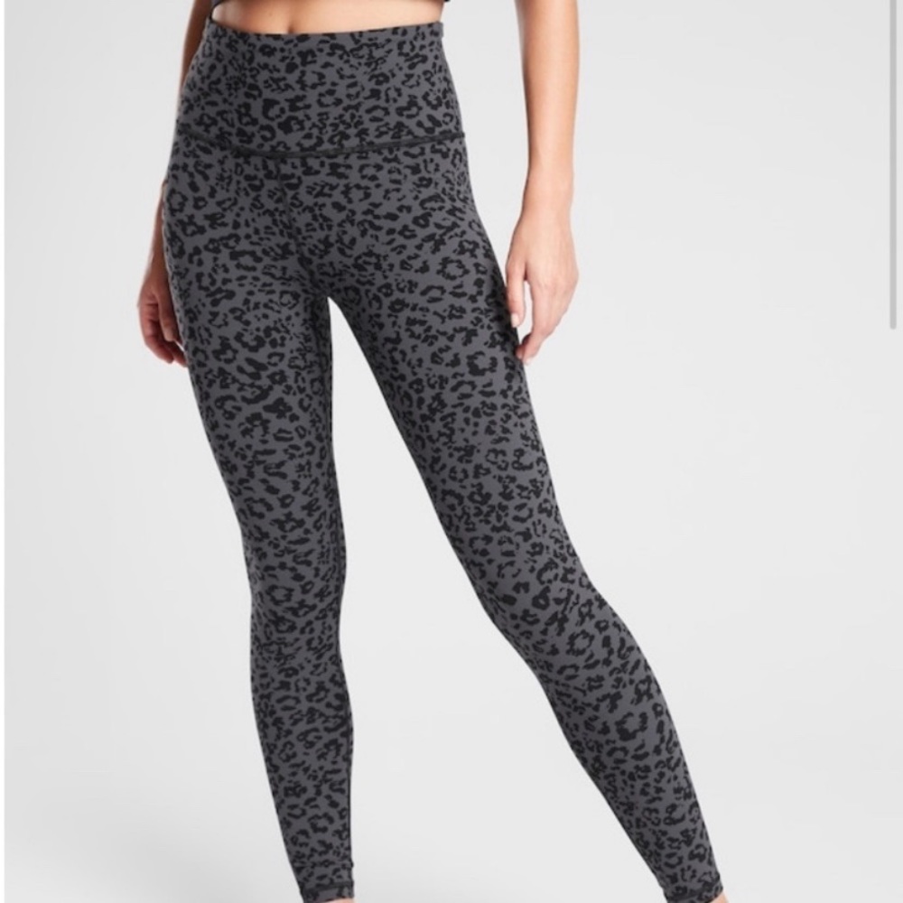 Athleta leopard power vita leggings